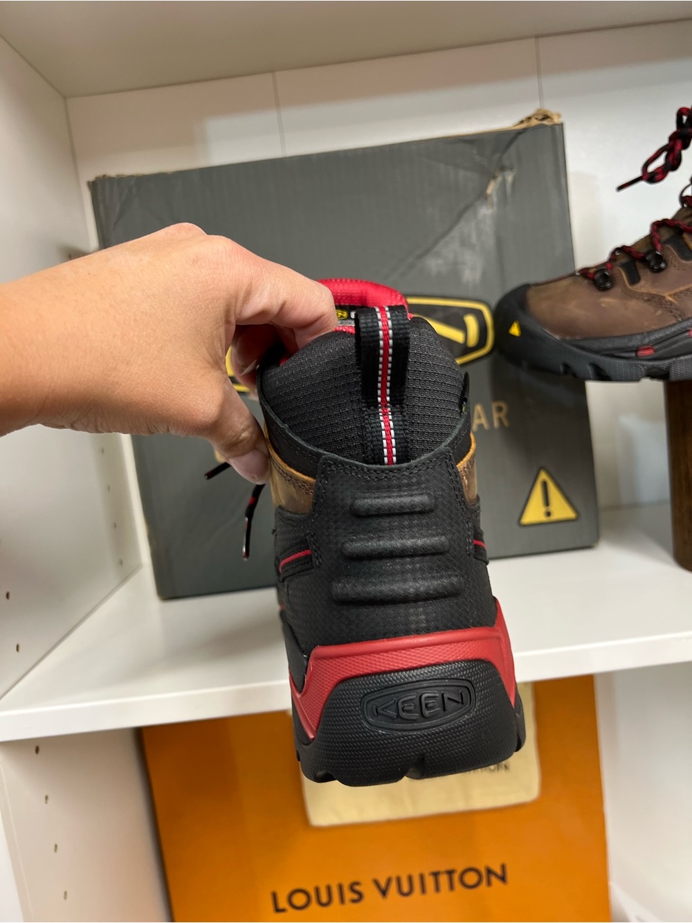 KEEN Brown and Red Men’s Waterproof Work/Hiking Boots size 8.5 - Picture 12 of 14